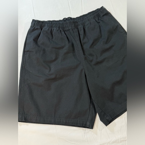 OBEY Men's Black elastic waist shorts size L - Picture 8 of 11